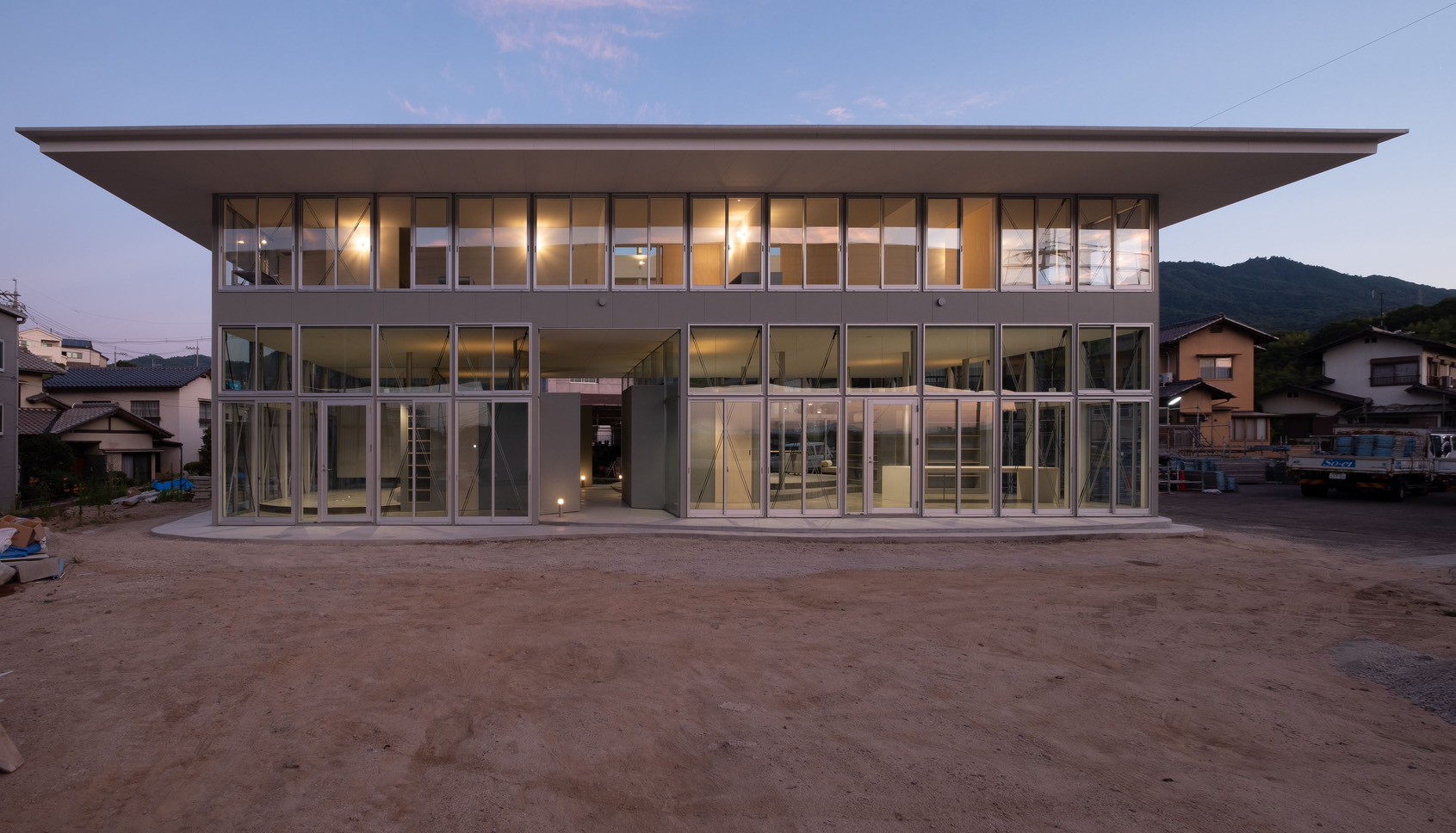 広島県の新社屋　全体